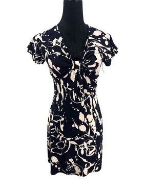 NWT Lily Black White Floral V-Neck Fit & Flare Mini Dress Petite Small